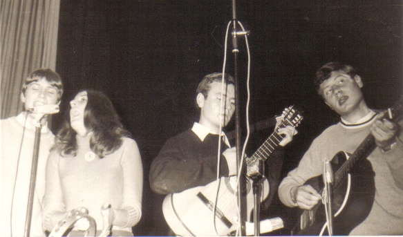 die Volkloregruppe "Folk Four" 1966